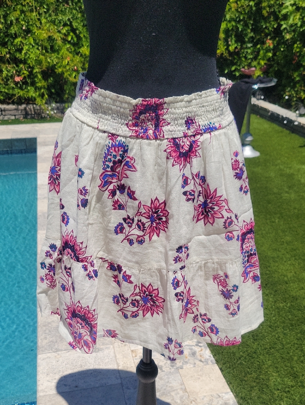 Cream Floral Ruffle Mini Skirt With Elastic Waist M